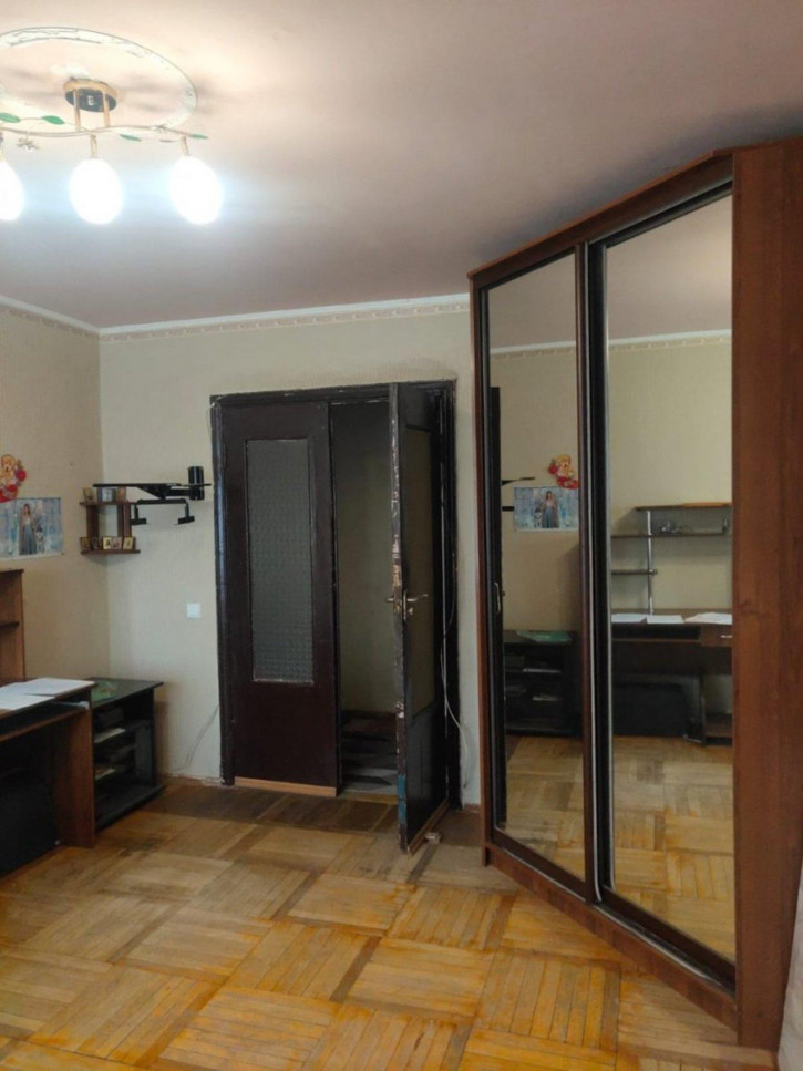 3-комн квартира Игнатова 16