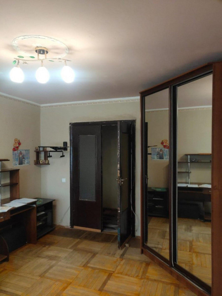 3-комн квартира Игнатова 16