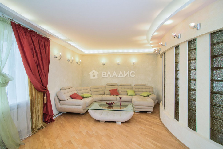 3-комн квартира улица Пичугина