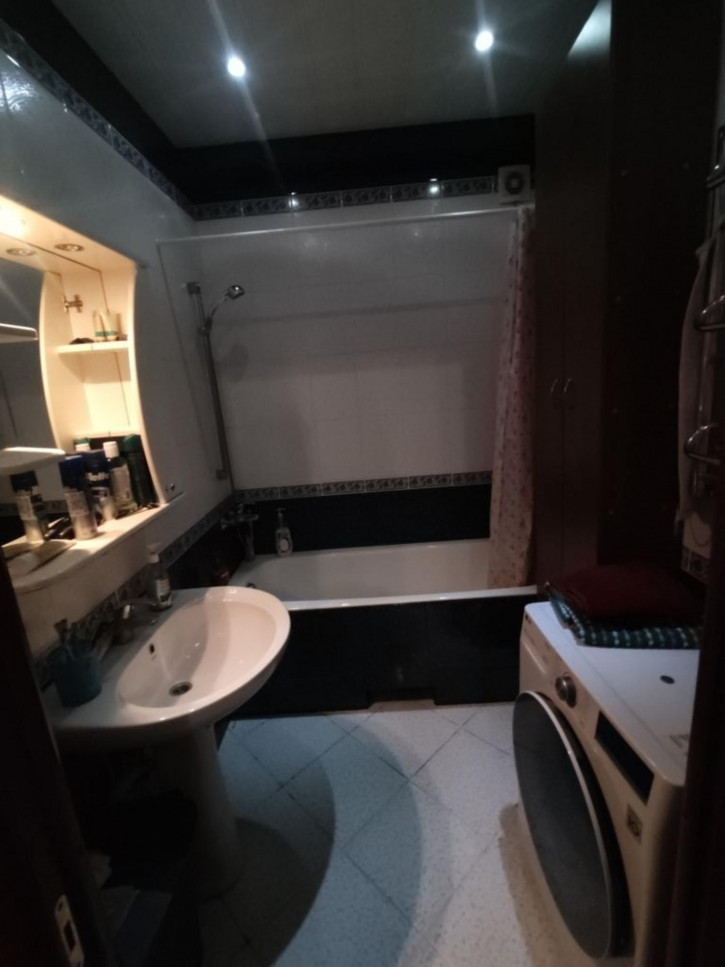 2-комн квартира Орджоникидзе ул, 81к3