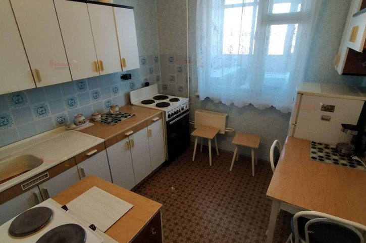 2-комн квартира Емлина 11
