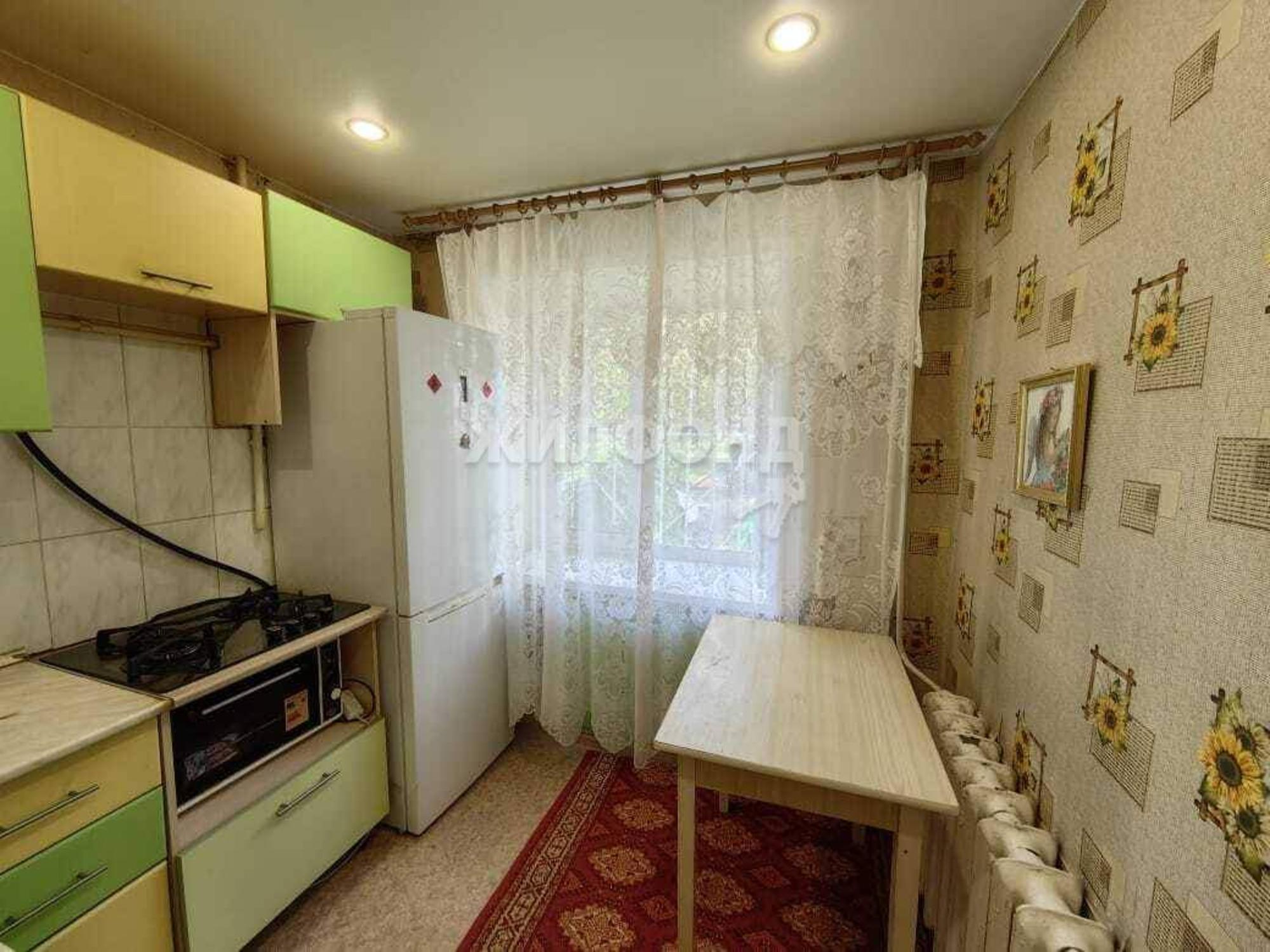 Купить квартиру за 3 450 000 рублей на Антона Петрова улица, д.140