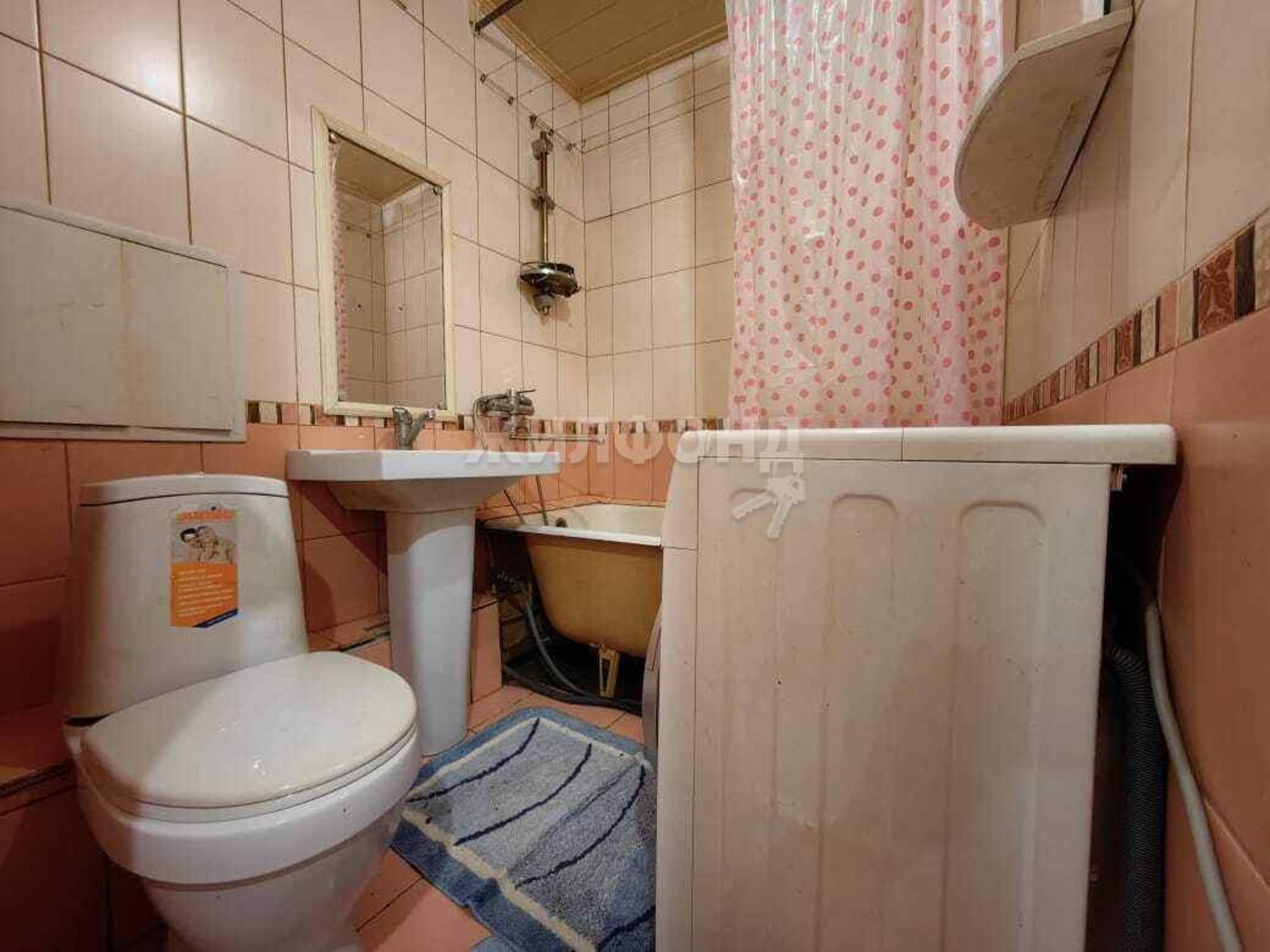 Купить квартиру за 3 450 000 рублей на Антона Петрова улица, д.140