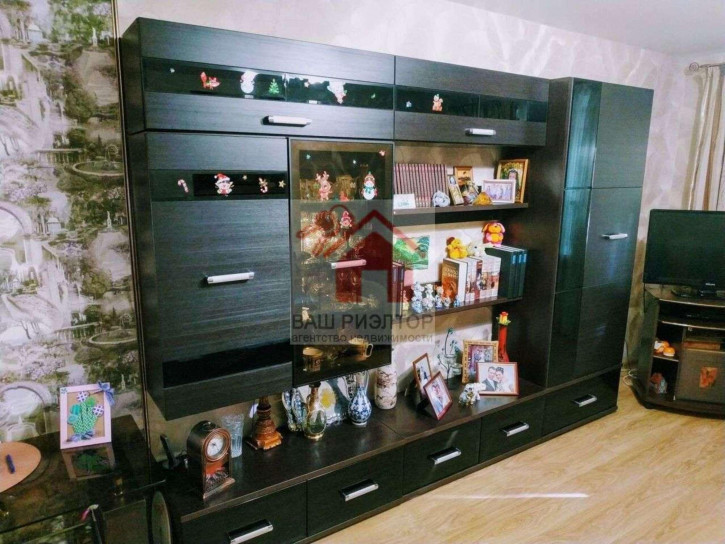 3-комн квартира Свободы улица, 228