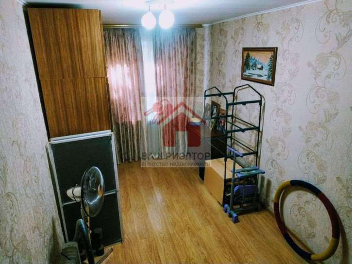 3-комн квартира Свободы улица, 228
