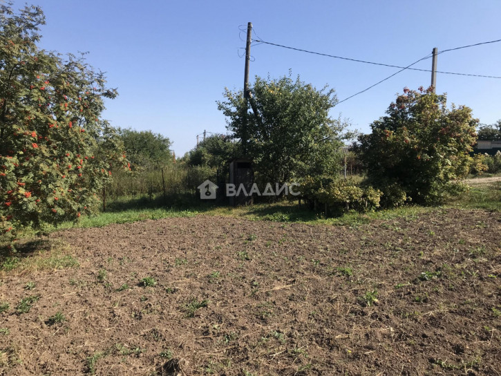 Земельный участок