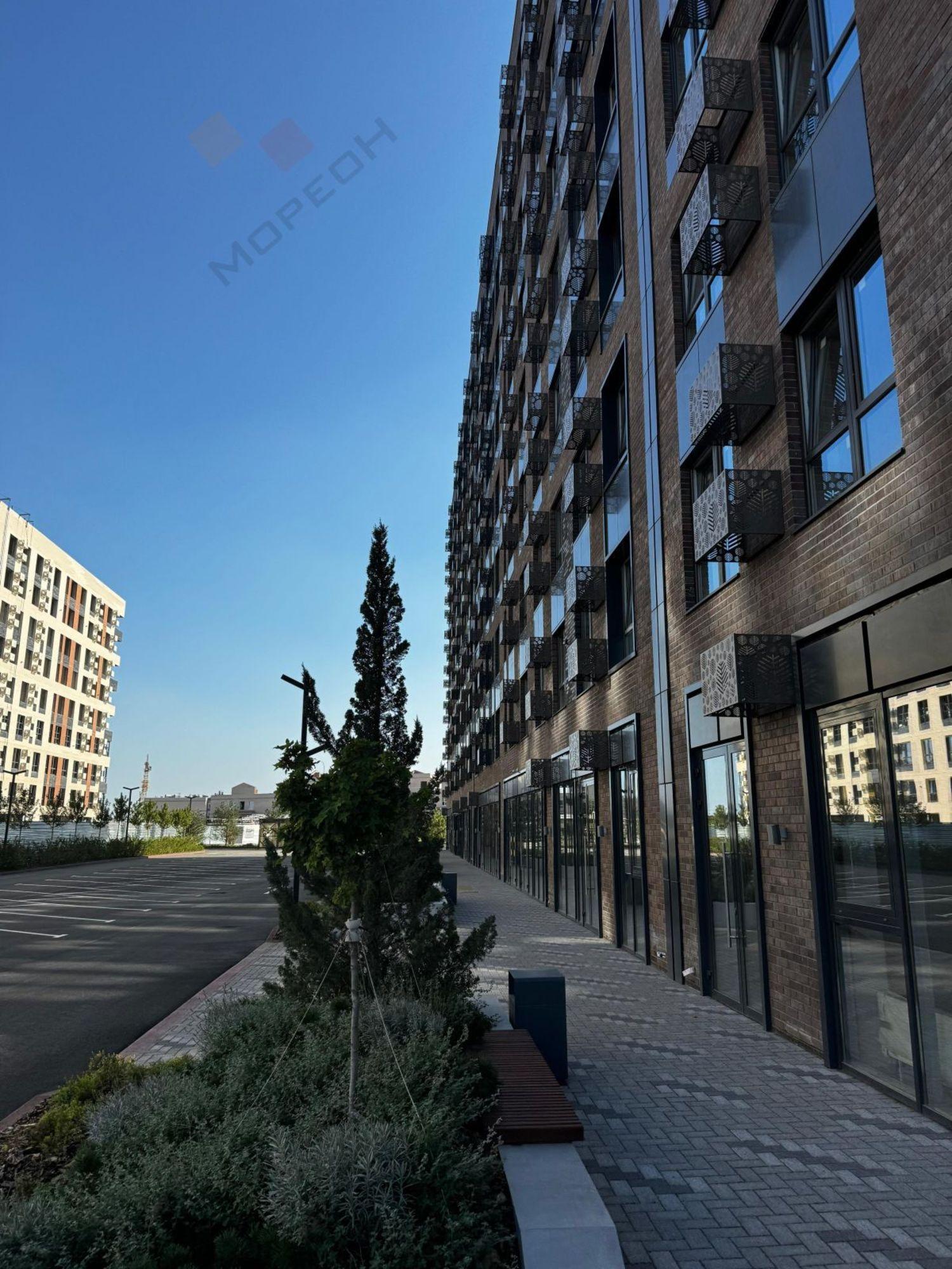 Купить торговое помещение за 11 357 400 рублей на Крылатская ул, 11