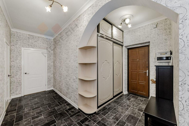 2-комн квартира Заполярная ул, 109
