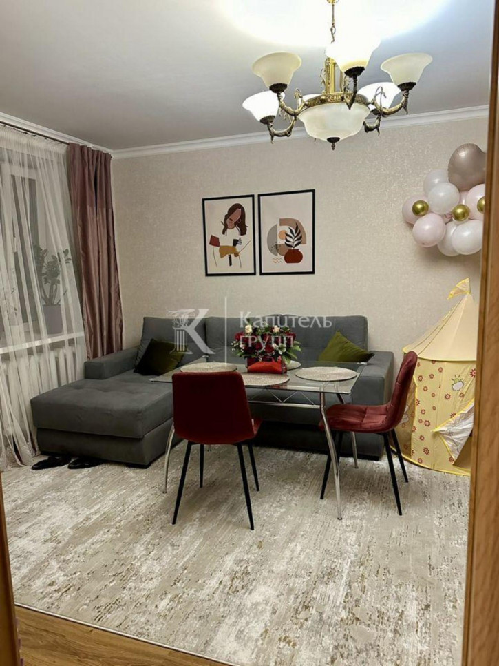 3-комн квартира улица Монтажников, 17к1