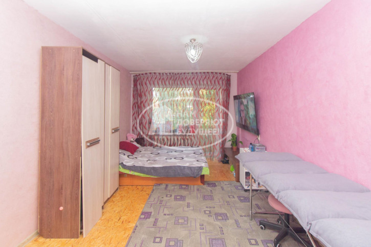 2-комн квартира улица Гагарина, 15