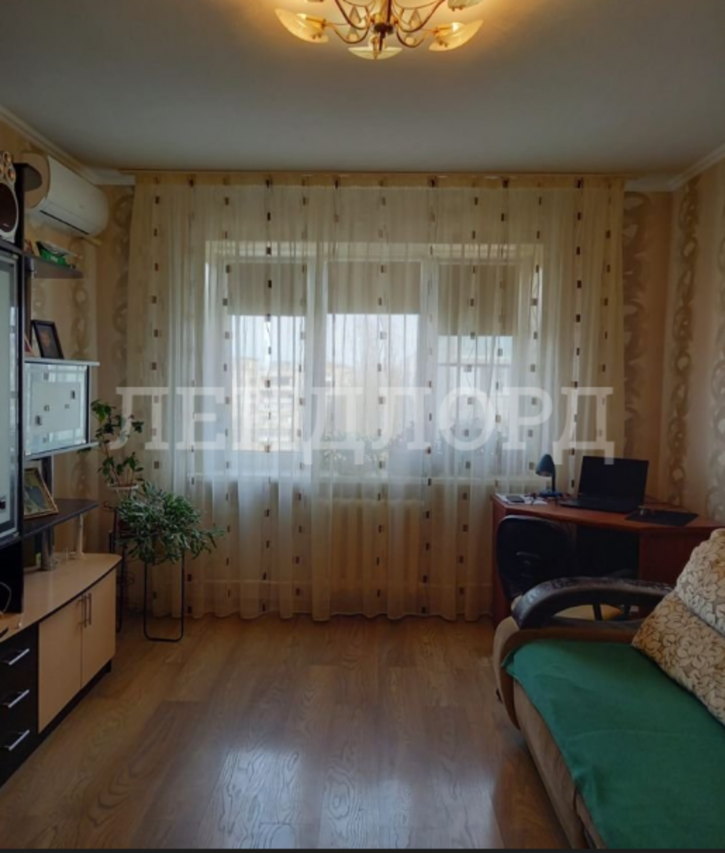 3-комн квартира проспект Королёва, 17
