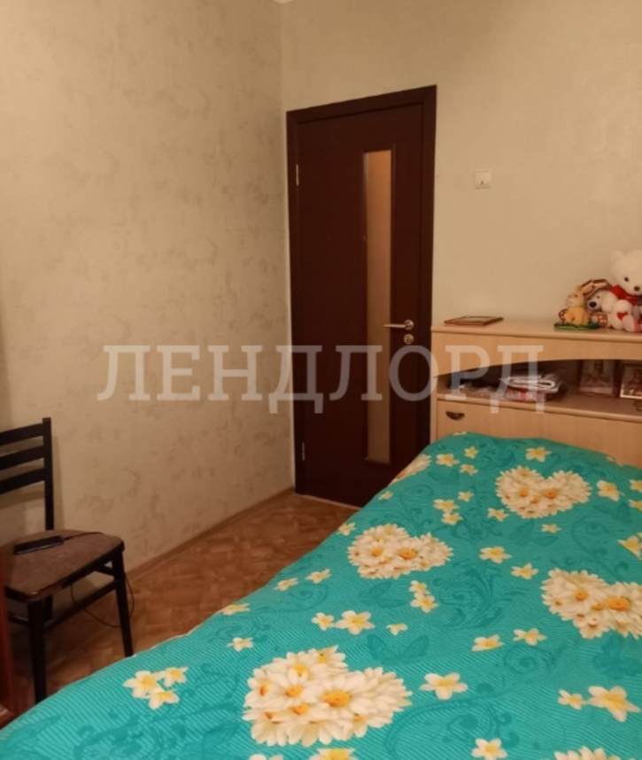 3-комн квартира проспект Королёва, 17