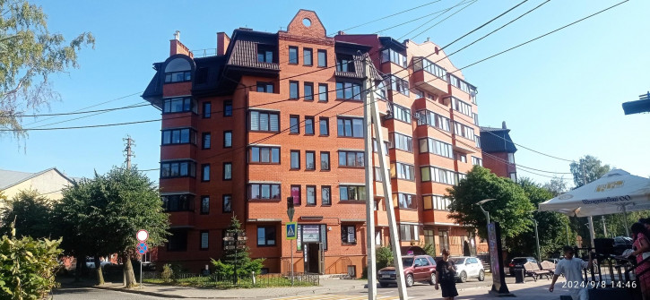 4-комн квартира Россия, Армейская ул, 2б