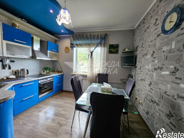 4-комн квартира Верхне-Морская ул, 21