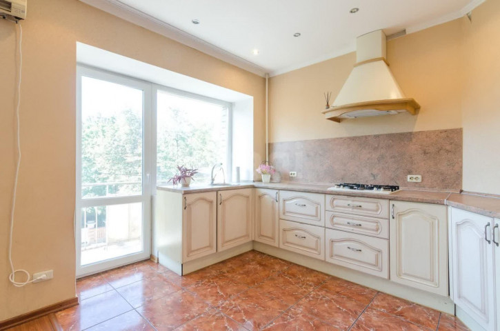 4-комн квартира улица Ветошкина, 5