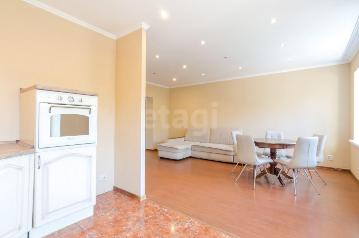 4-комн квартира улица Ветошкина, 5