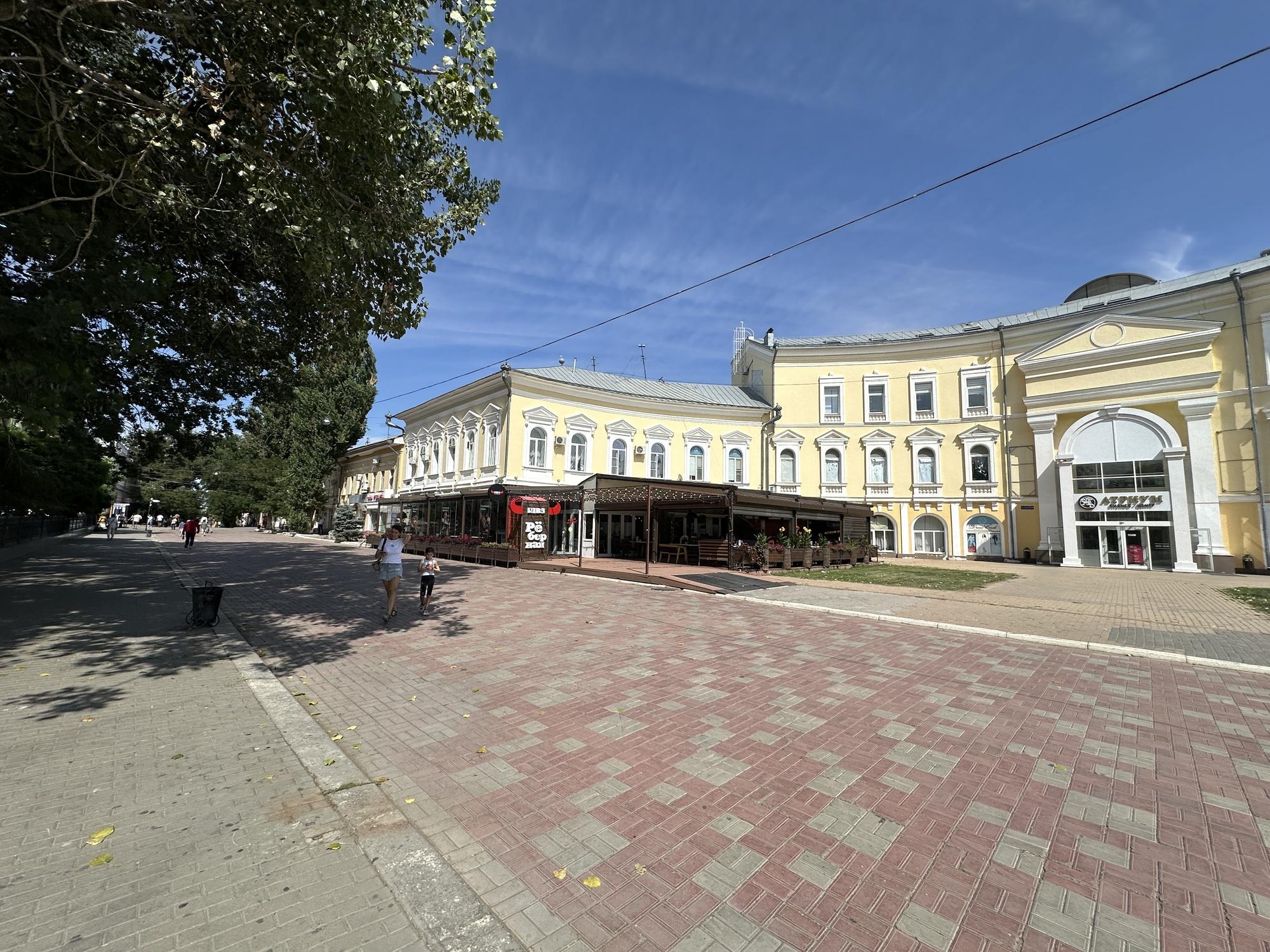 Сдать помещение свободного назначения за 396 000 рублей на г. Астрахань, Кировский р-н, ул. Кирова, 17