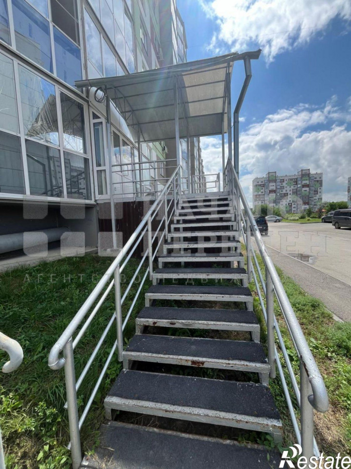 Торговое помещение Титова ул, 264 Торговое помещение Титова ул, 264