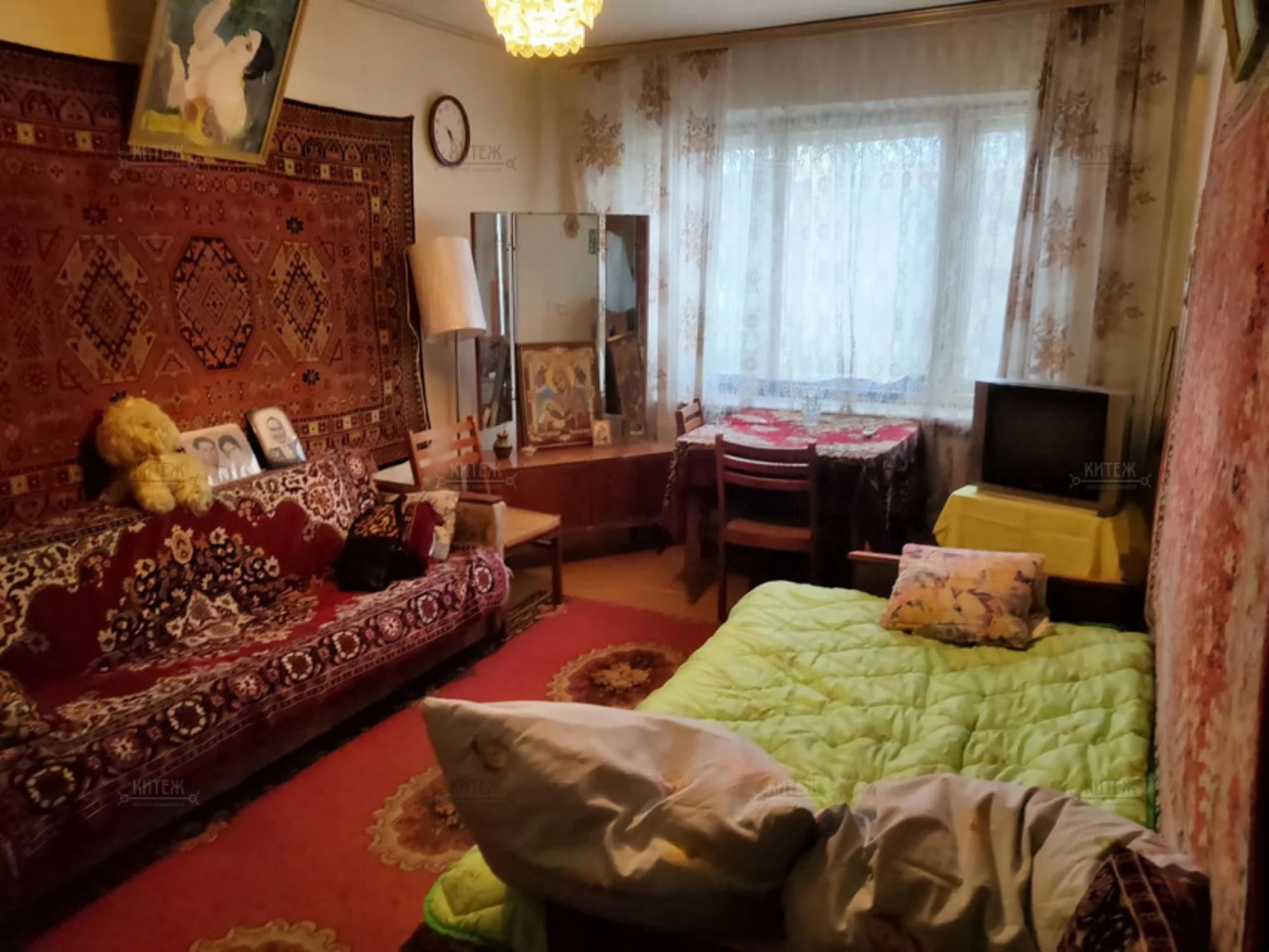 Купить квартиру за 2 380 000 рублей на Гурьянова улица,18