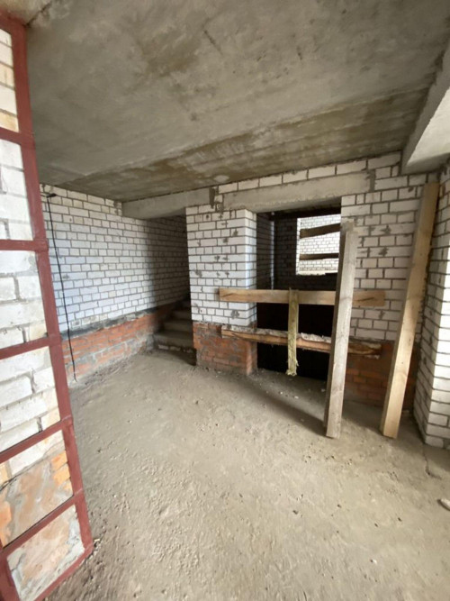 Продажа 2-комн квартиры Парижской Коммуны ул, 21