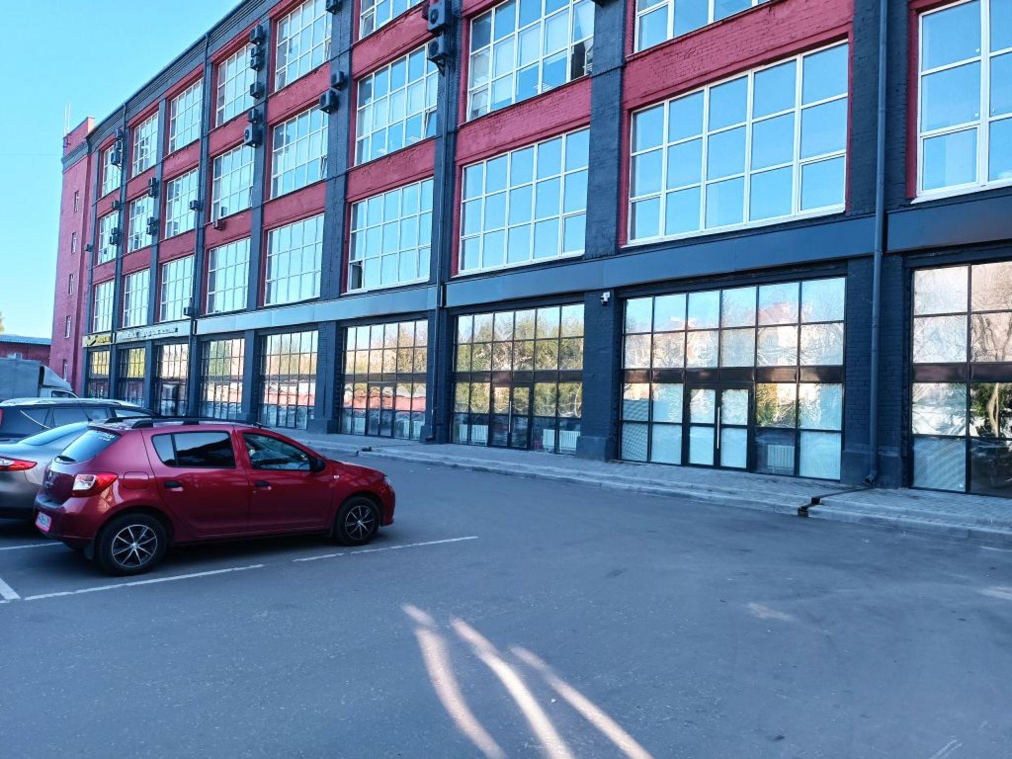 Сдать торговое помещение за 504 000 рублей на Калинина пр-кт, 17