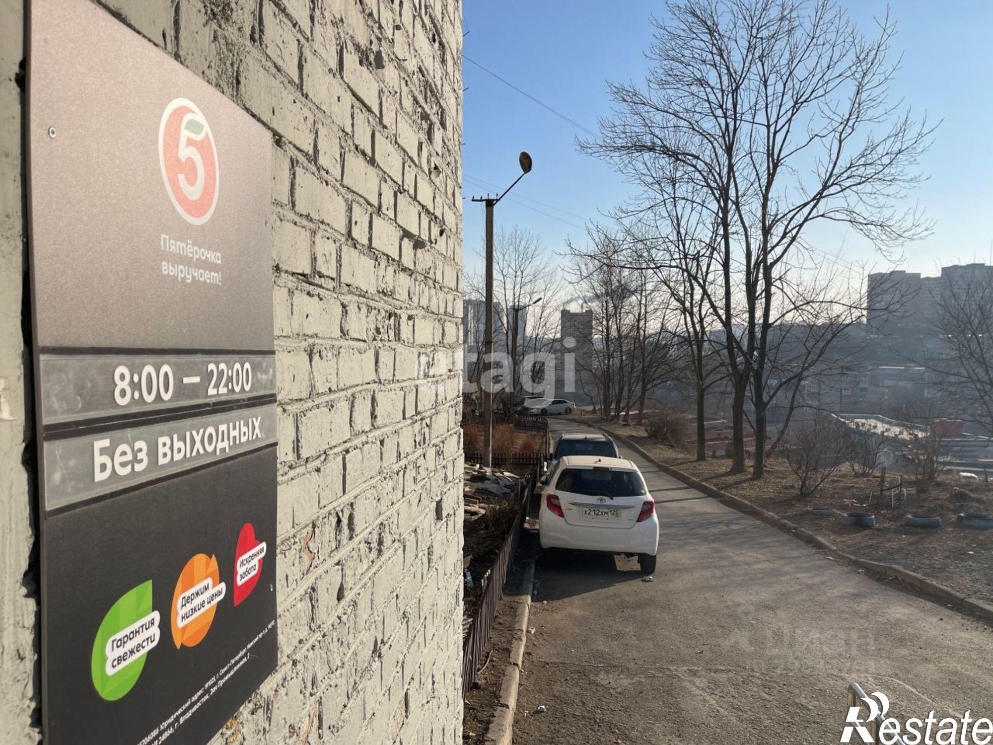 Купить торговое помещение за 67 984 600 рублей на 2-я Промышленная улица, 2