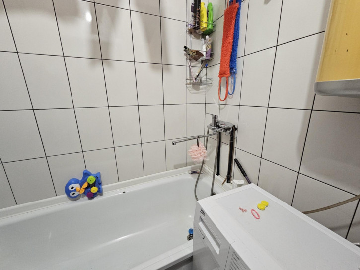 2-комн квартира Интернационалистов ул., 36
