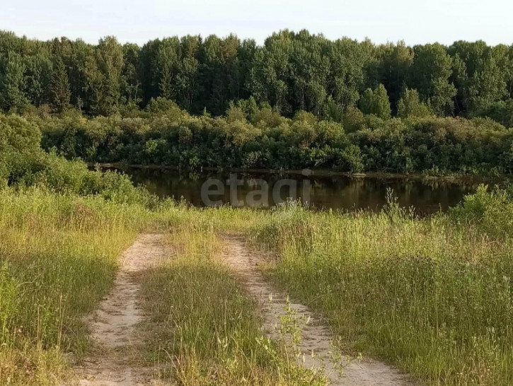 Земельный участок ,