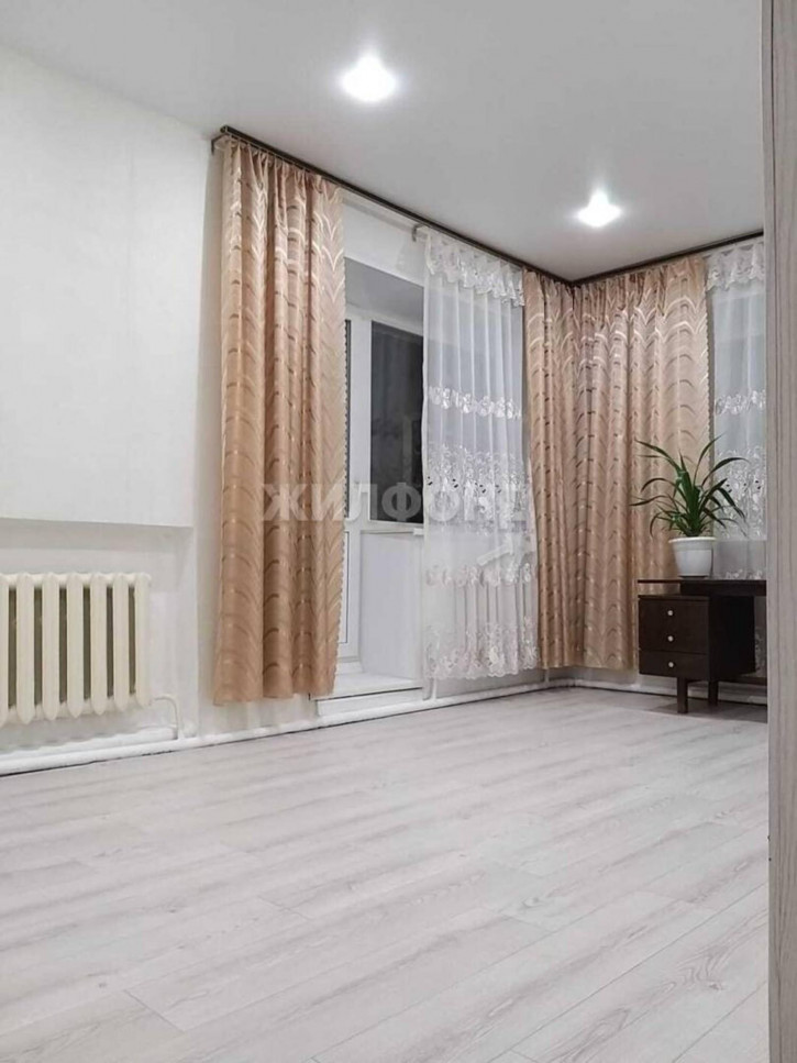 3-комн квартира Строительная, 1