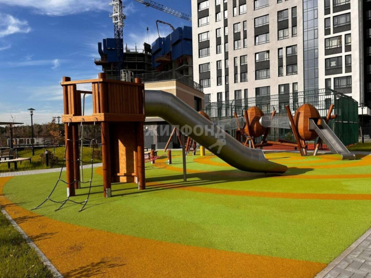 3-комн квартира Сухарная, 105/1