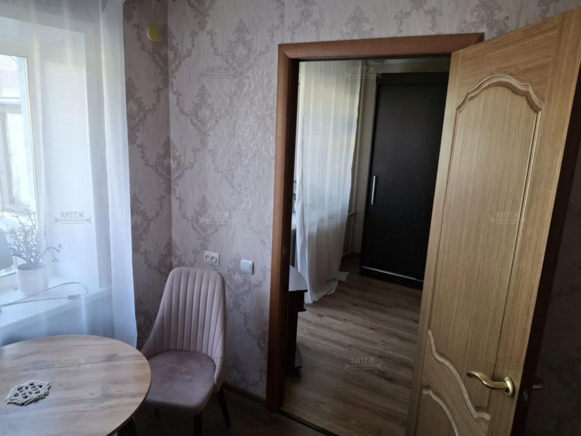 Купить квартиру за 4 050 000 рублей на Суворова улица,153к4