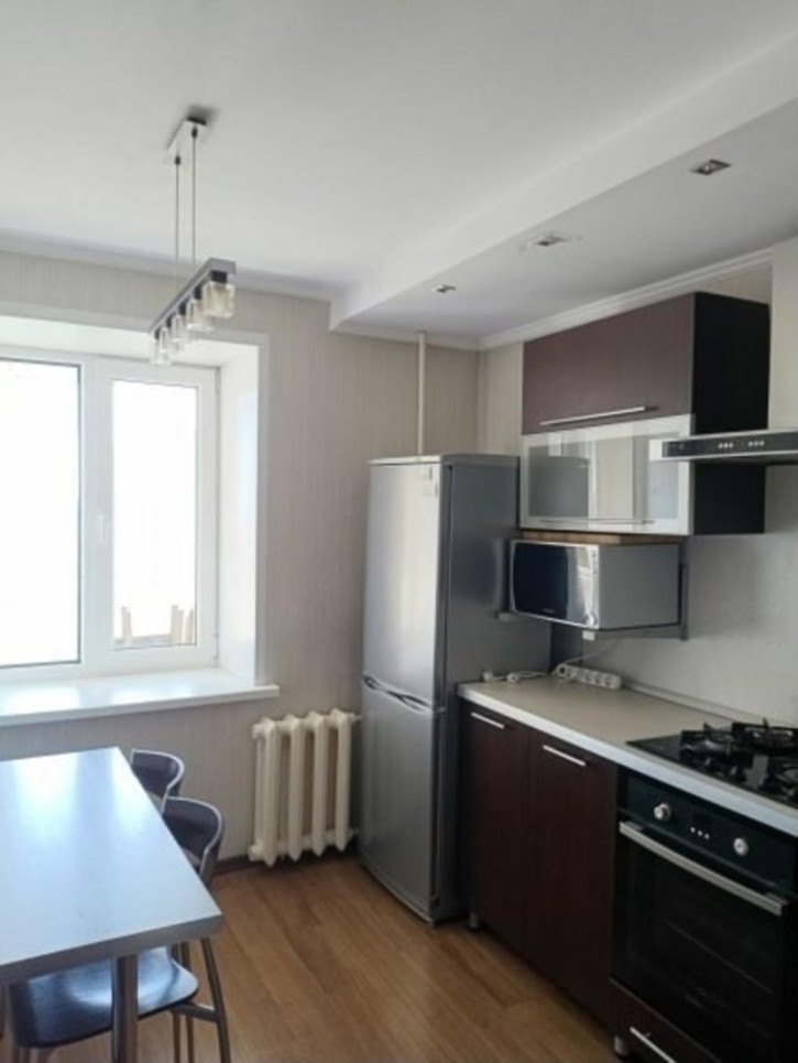 2-комн квартира Красных Коммунаров улица, 15