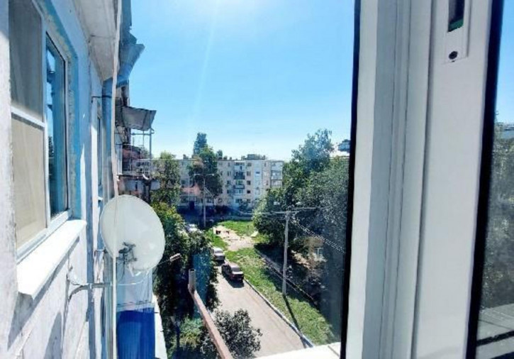 2-комн квартира 50 Лет Октября, 15