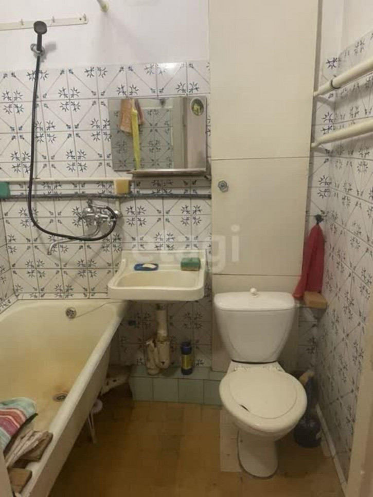 2-комн квартира улица Полетаева, 5