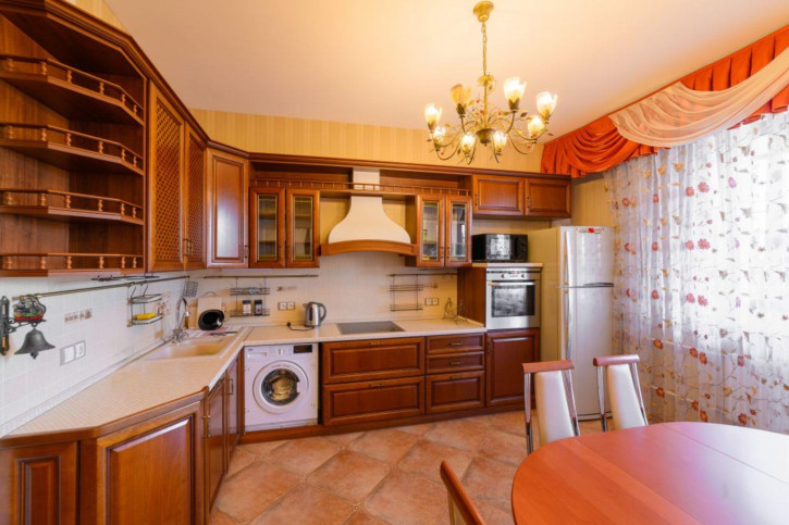 4-комн квартира Октябрьский пр-кт, 25