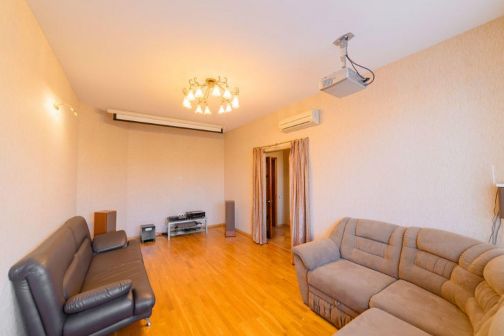 4-комн квартира Октябрьский пр-кт, 25
