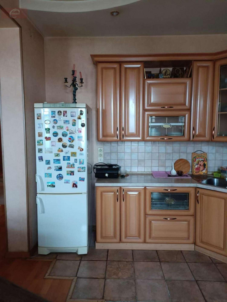 3-комн квартира 9 Января улица, 42