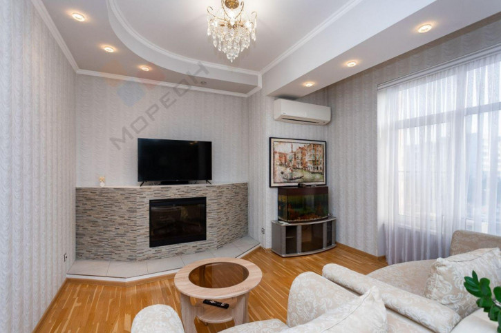 5-комн квартира 1 Мая ул, 286/1