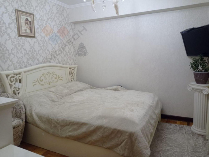 4-комн квартира им. Герцена ул, 184