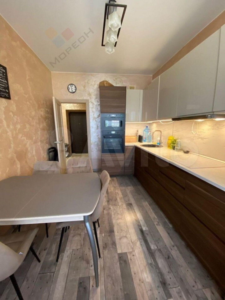 4-комн квартира Ивана Рослого ул, 18/к1