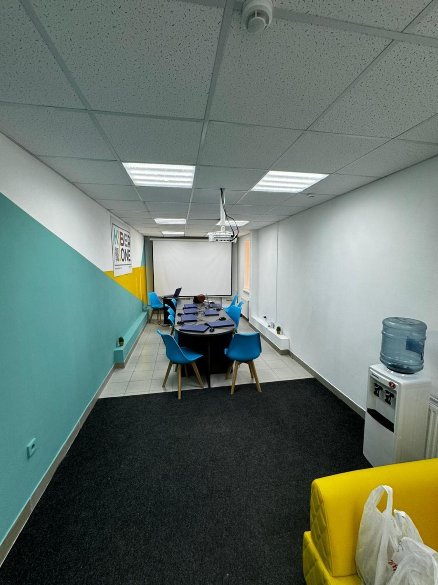 Купить торговое помещение за 4 450 000 рублей на Советской Армии улица, 98А