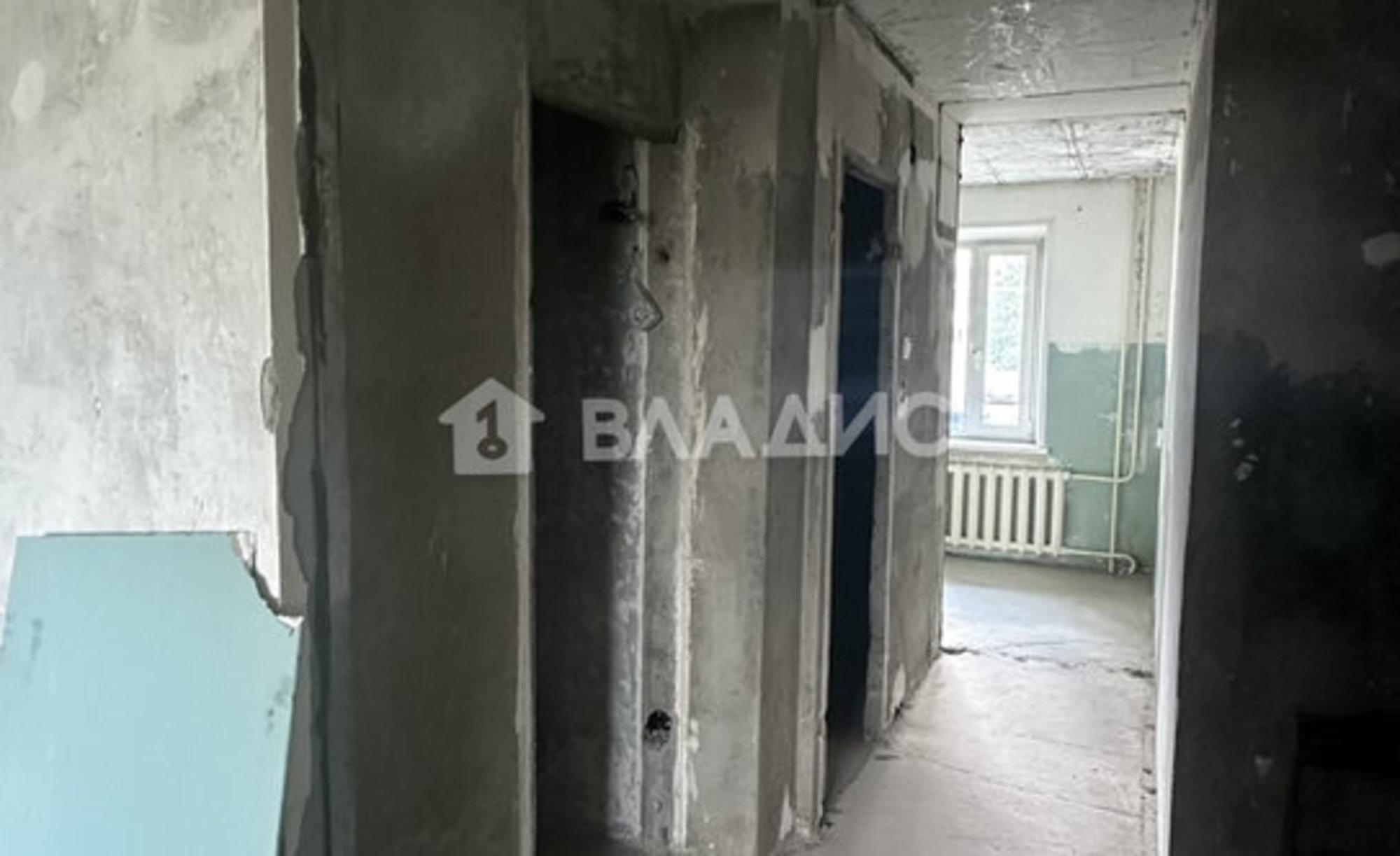 Купить квартиру за 2 400 000 рублей на 9-й микрорайон, 22Б