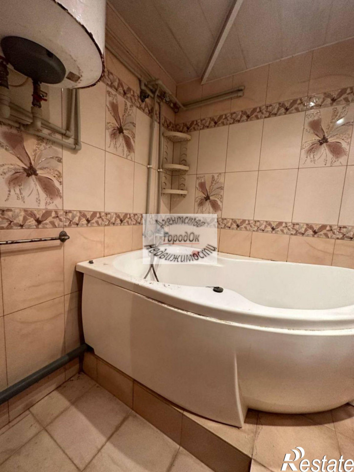 4-комн квартира Ивановой ул, 9