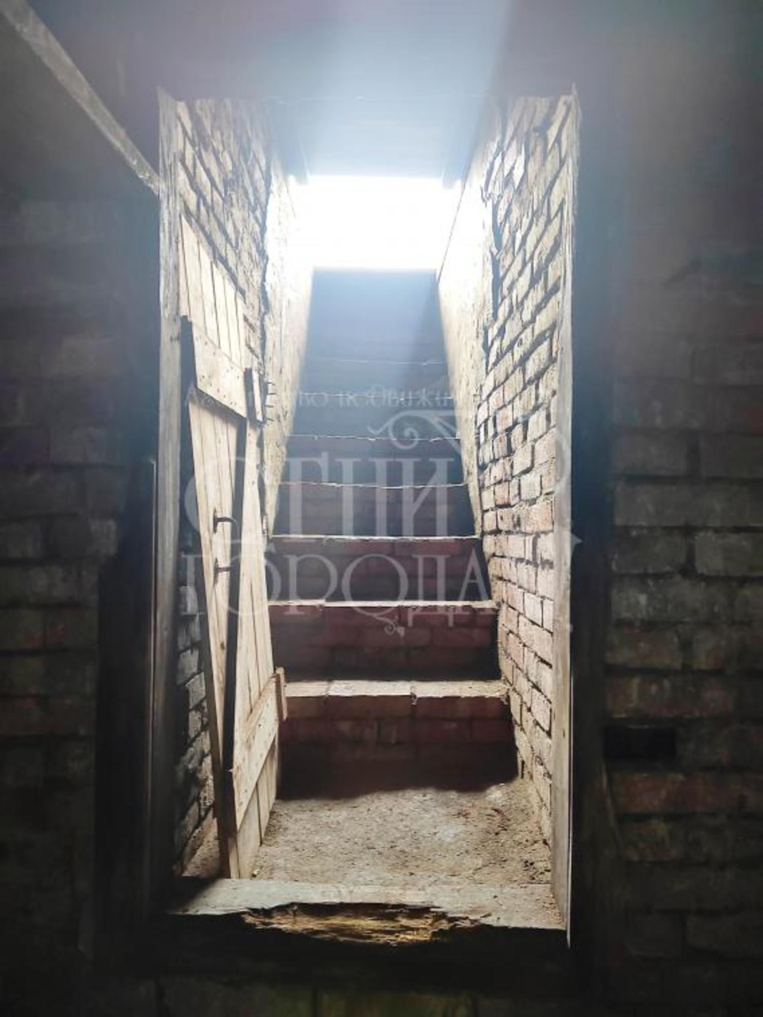 Купить гараж, место в паркинге за 1 100 000 рублей на 50 лет Октября, 13