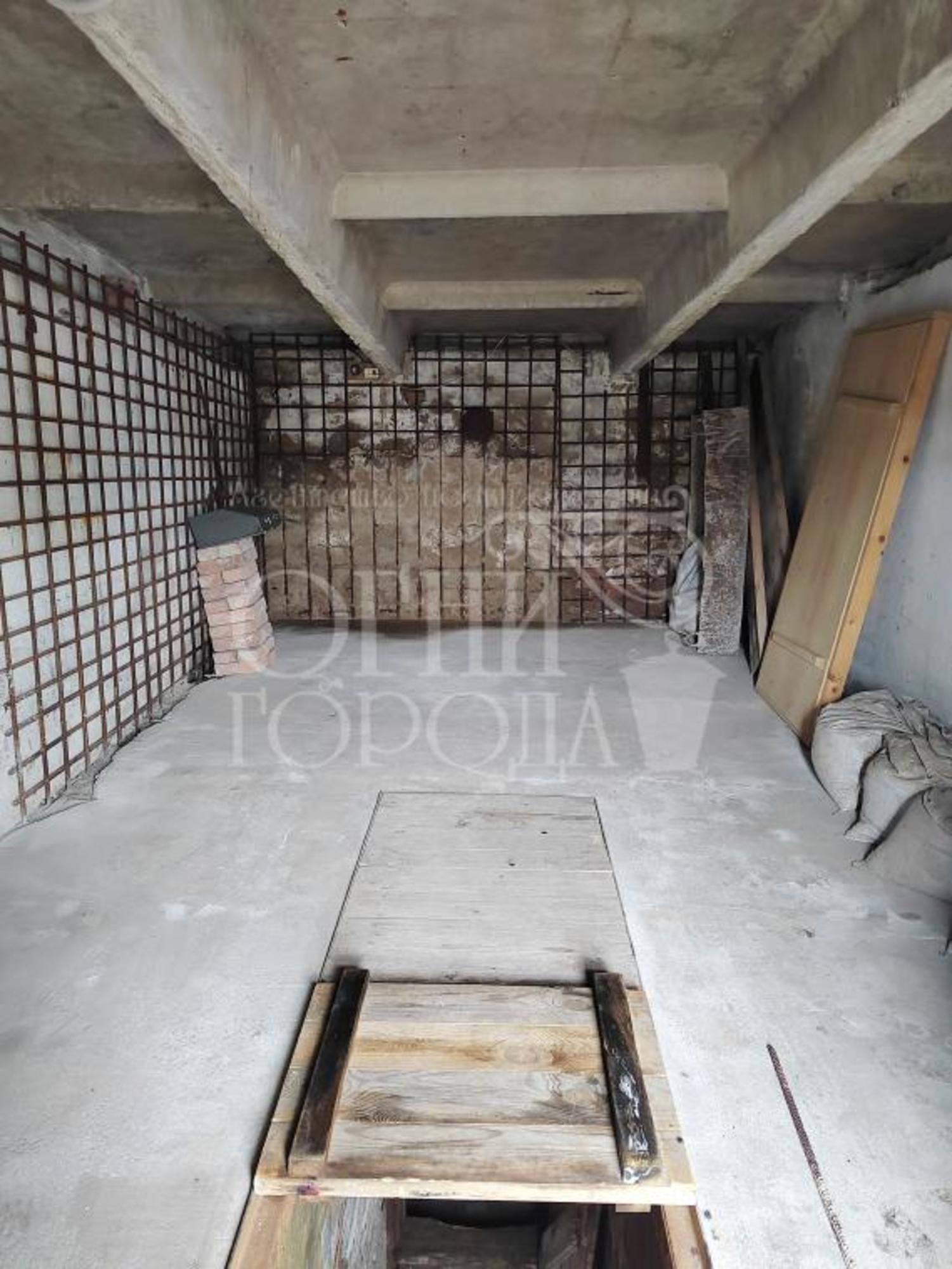 Купить гараж, место в паркинге за 1 100 000 рублей на 50 лет Октября, 13