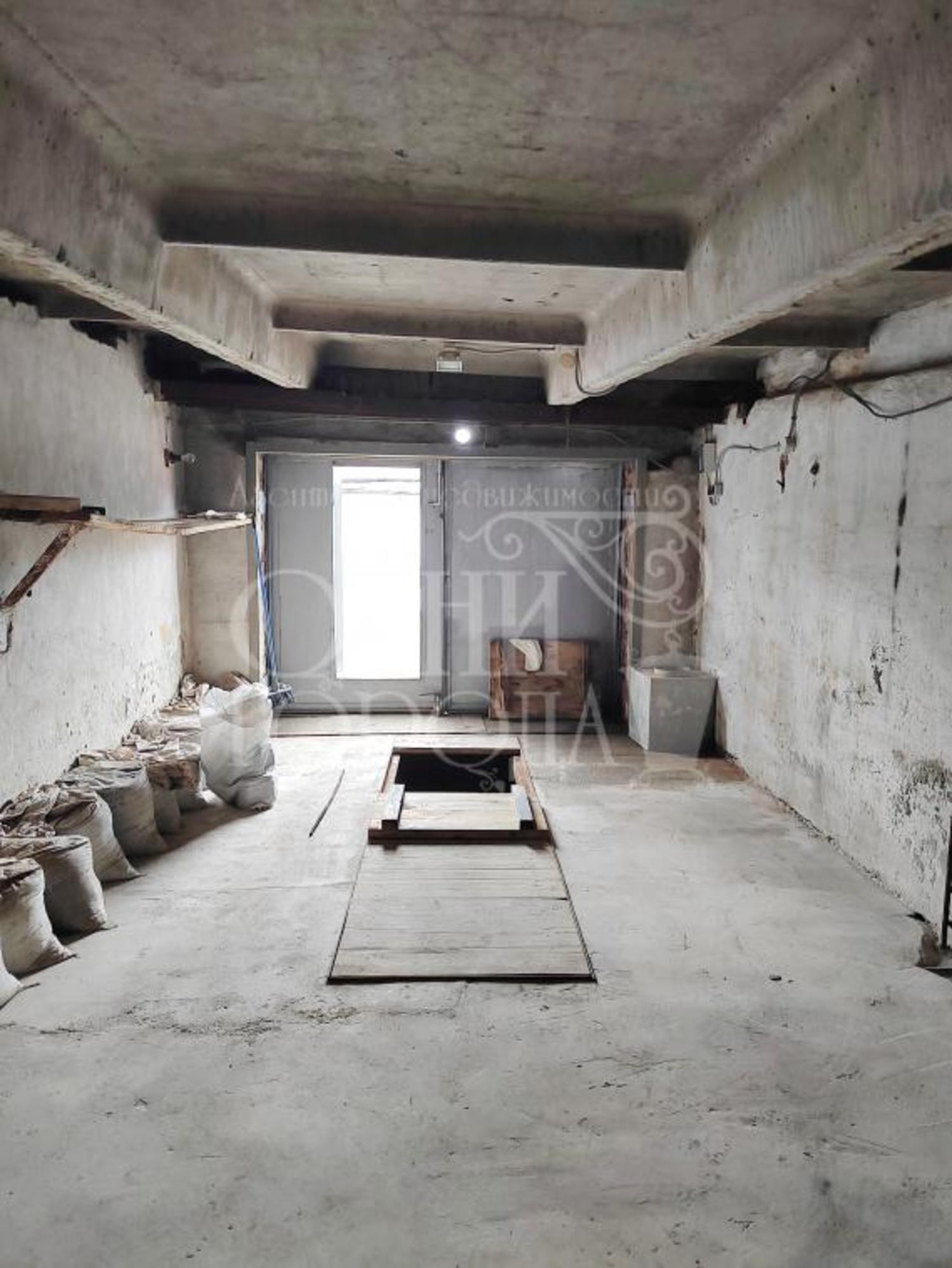 Купить гараж, место в паркинге за 1 100 000 рублей на 50 лет Октября, 13