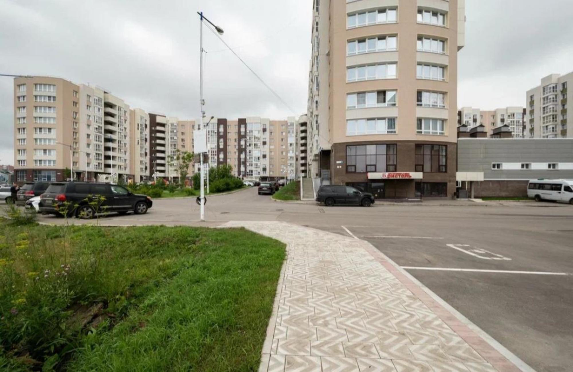 Купить квартиру за 10 000 000 рублей на Байкальская, 346/8