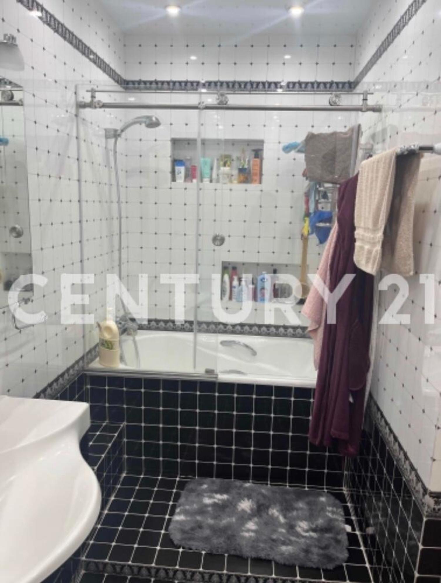 Купить квартиру за 13 500 000 рублей на Пояркова, 18