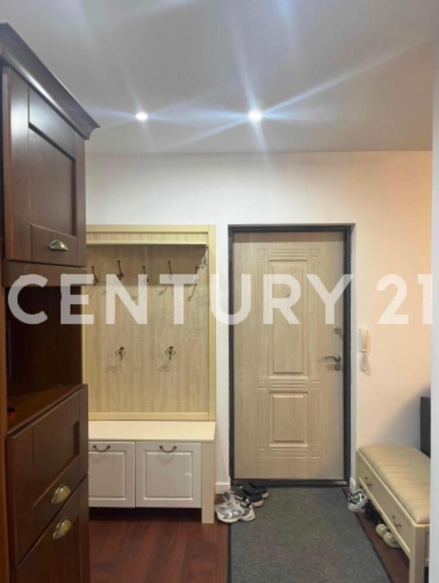 Купить квартиру за 13 500 000 рублей на Пояркова, 18