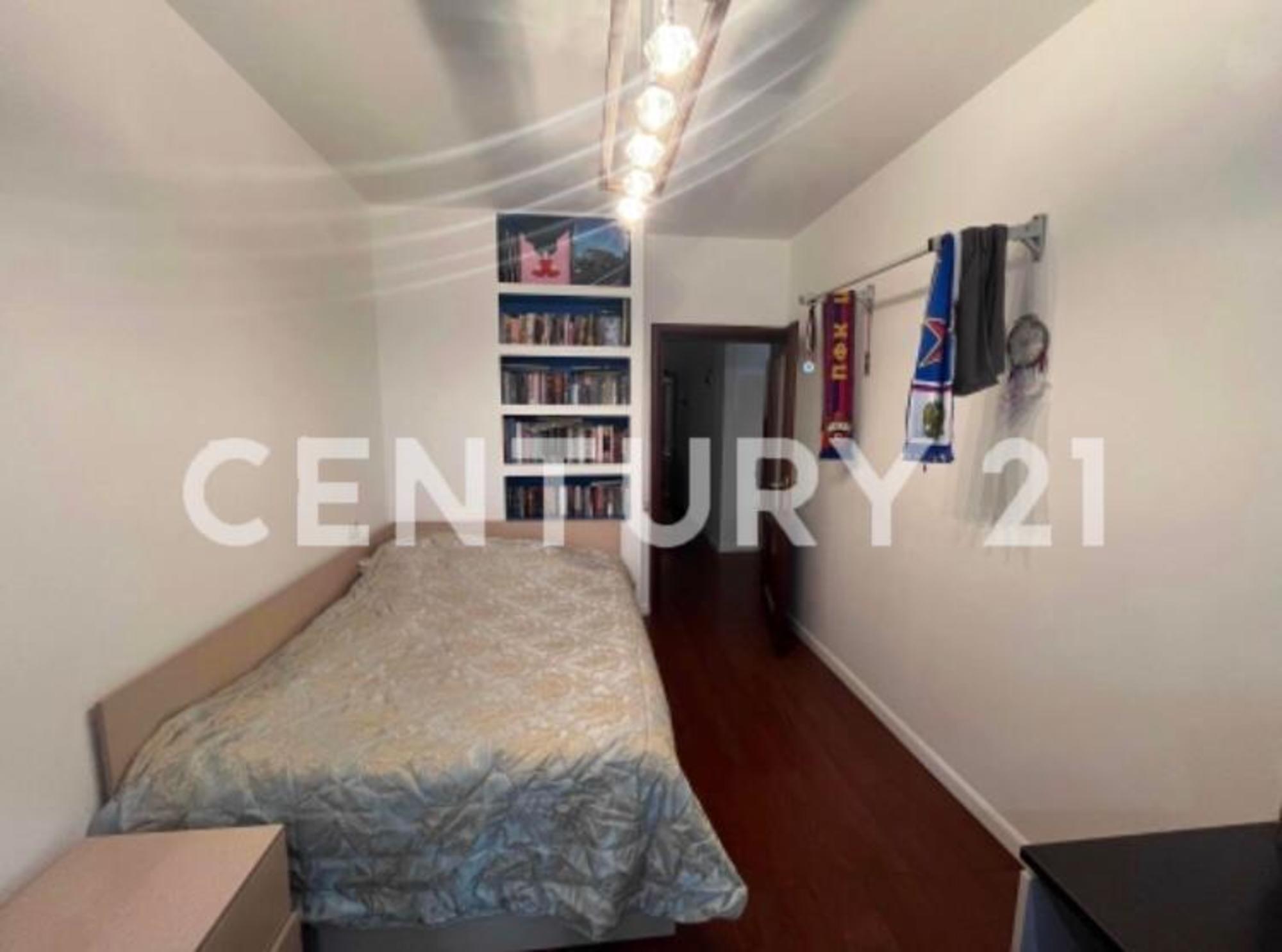 Купить квартиру за 13 500 000 рублей на Пояркова, 18